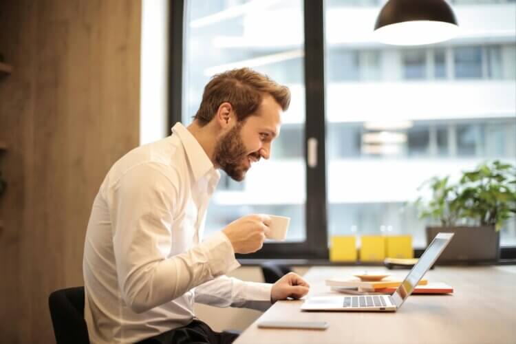 Lawyer using cloud-based legal practice management software
